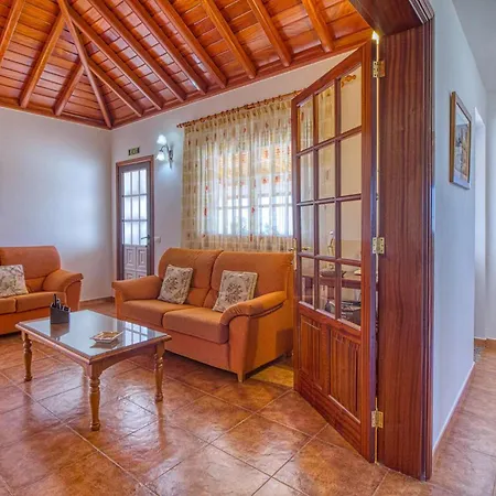 Sol بيت للعطل تيخارافي