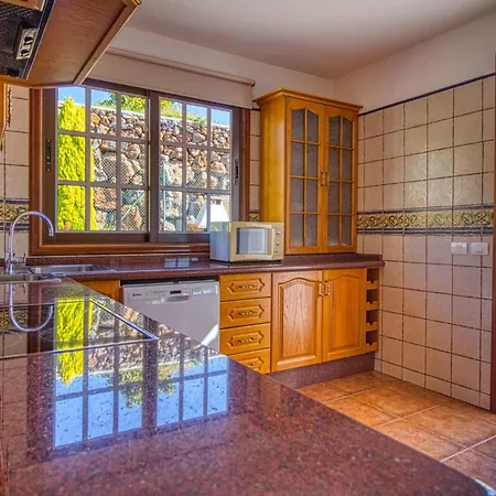 Sol * تيخارافي